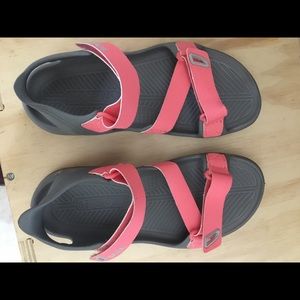 Super cute Teva sandals!